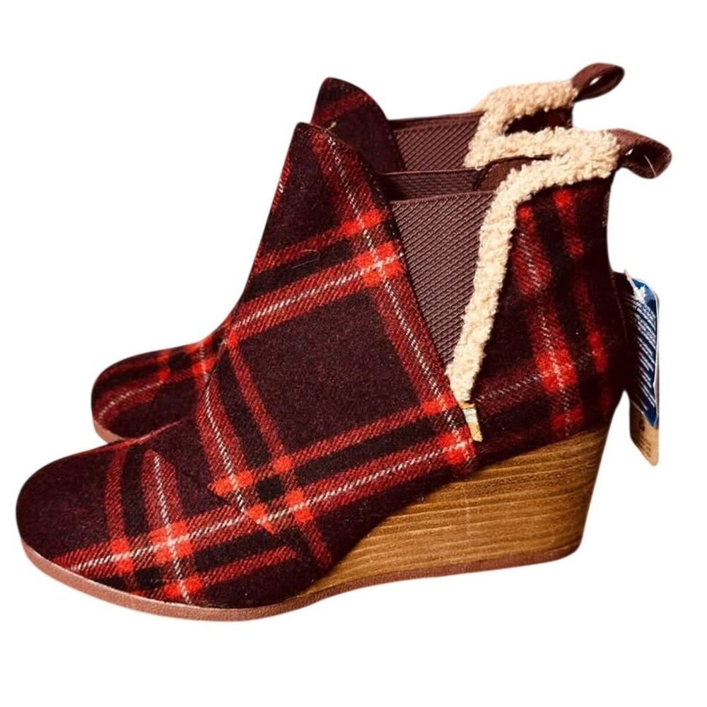 TOMS Kelsey Women’s 9 Wedge Boots Barn Red Plaid Wool Faux Fur New